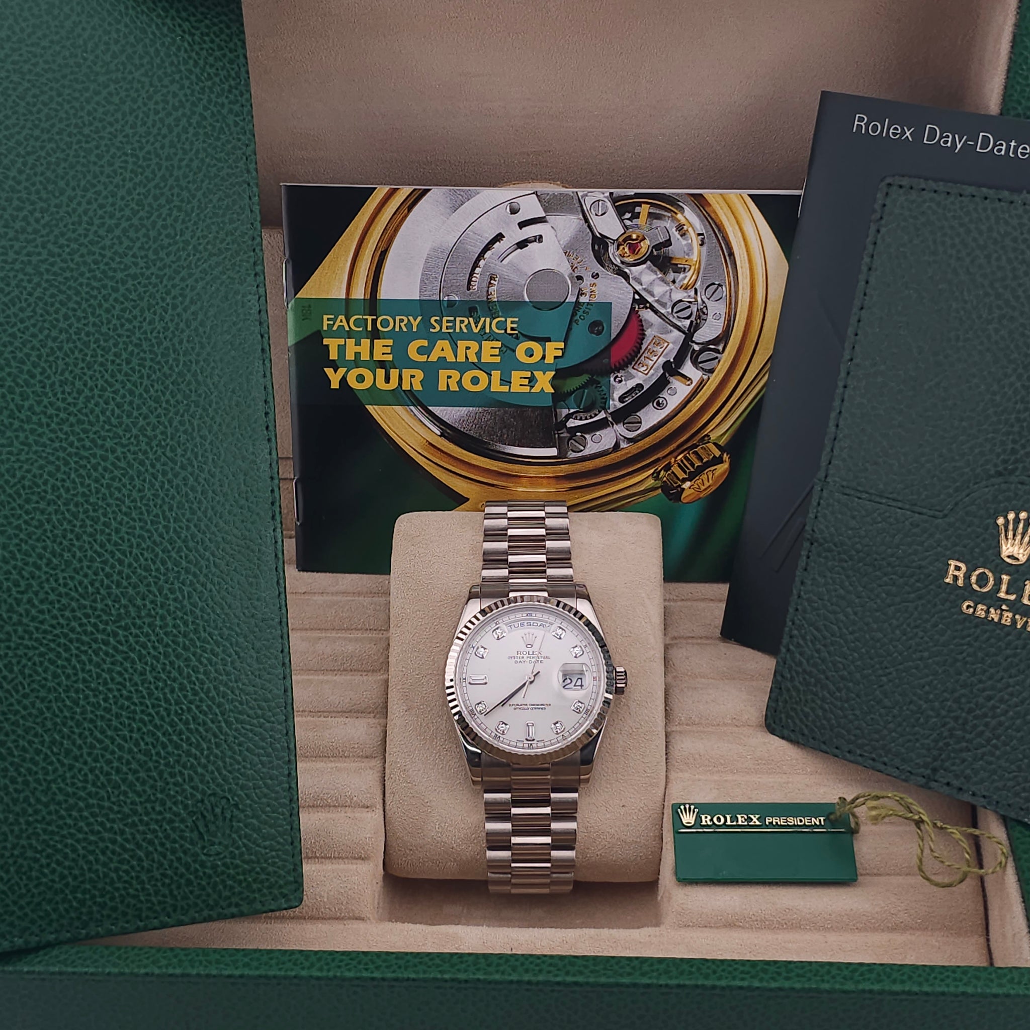 Pre-Owned - 18K White Gold Rolex Day-Date 36MM 118239